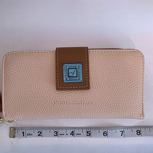 Stone Mountain Blush and Tan Leather Wallet - Picture 10 of 12